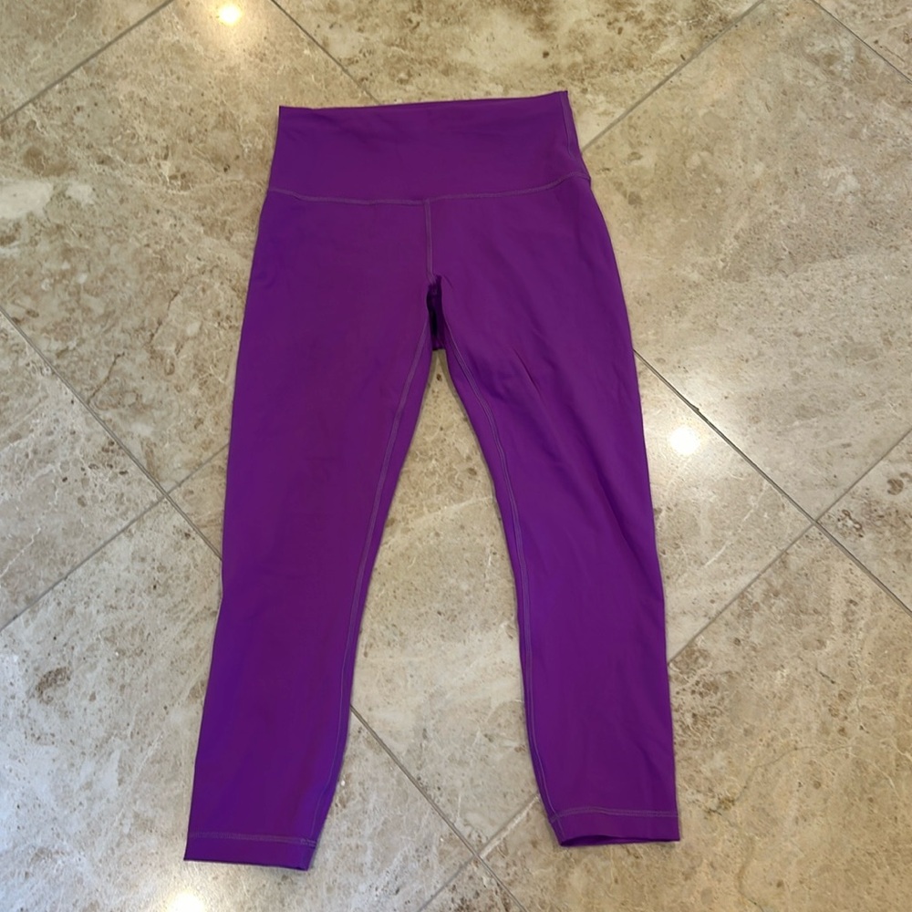 Lululemon size 8 capris